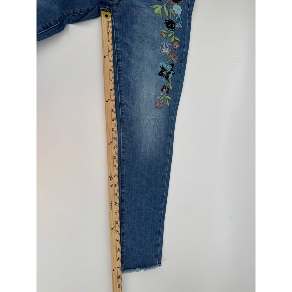 Seven7 Womens Floral Embroidered Skinny Jeans Medium Wash Raw Hem High Rise - Picture 7 of 11